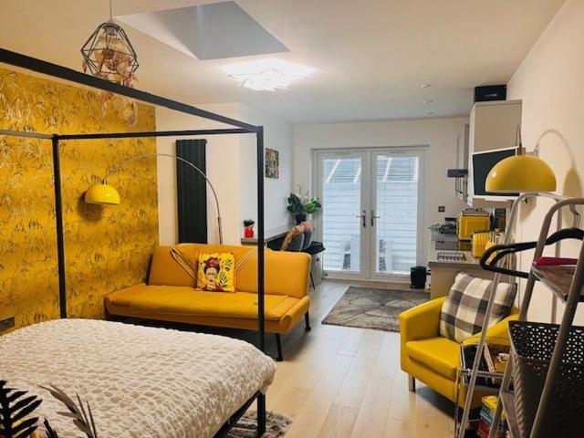 Crow Nest Appartement Barton on Sea Buitenkant foto